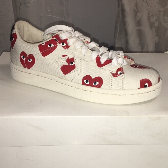 Converse Shoes - 🎀NEW🎀CDG Play by Converse